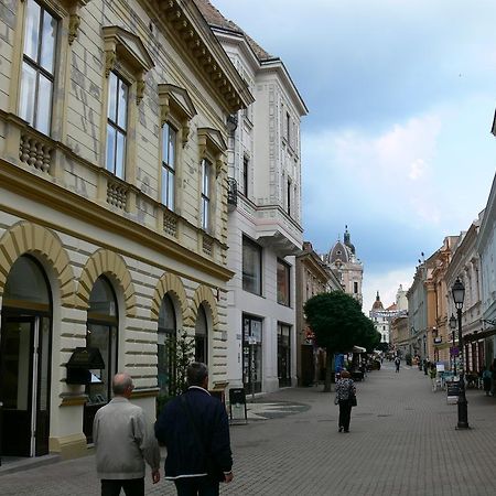 Sunny City Center Pécs Exterior foto
