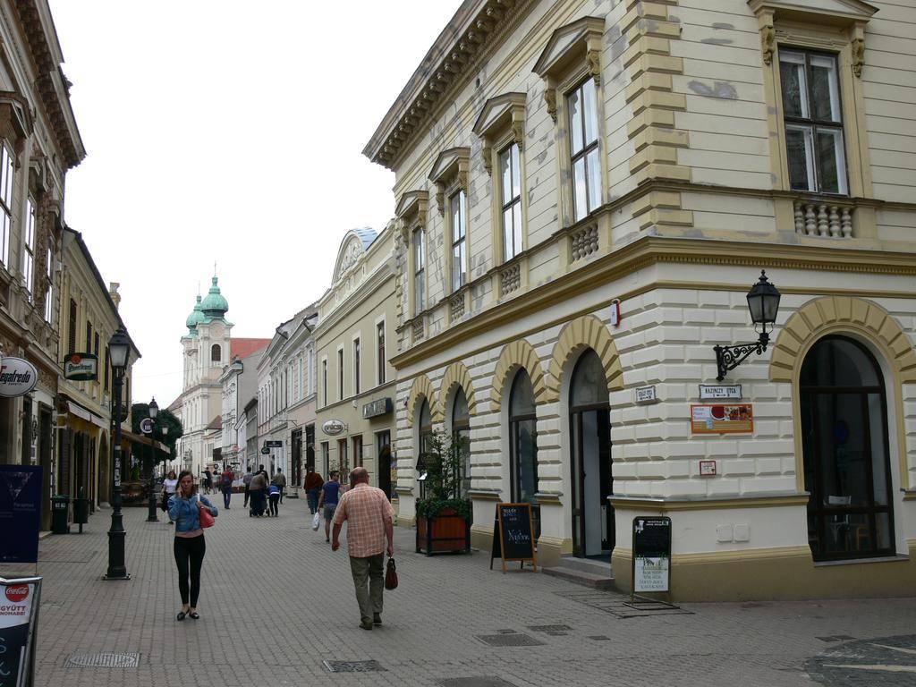 Sunny City Center Pécs Exterior foto